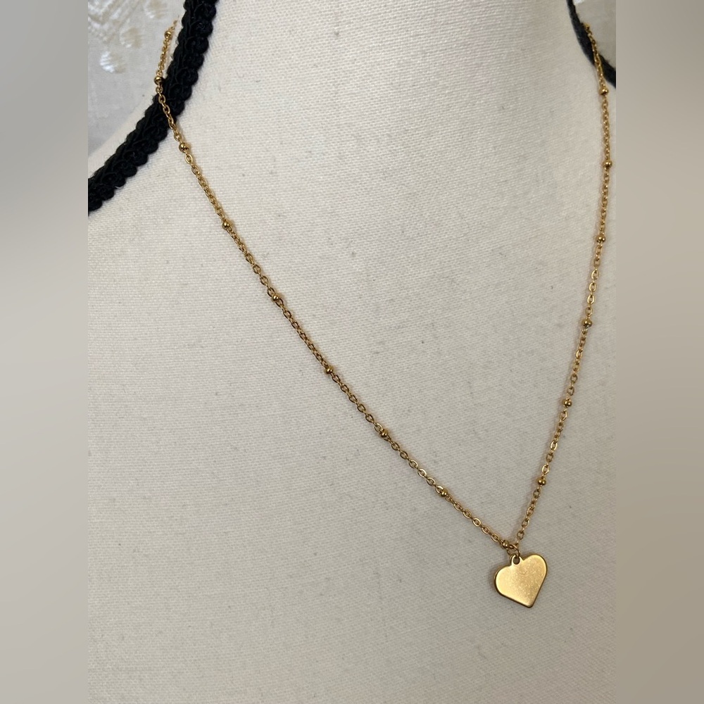 Minimalist Heart Necklace | Flat Gold Pendant on Dainty Chain - Picture 3 of 7